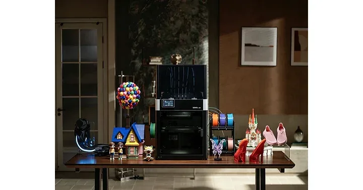 Sovol M1D 3D printer with multicolor prints
